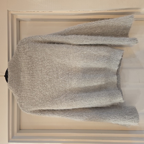Lush Womens Bell Sleeve Pullover Knit Sweater Gray Size Small - Picture 3 of 11